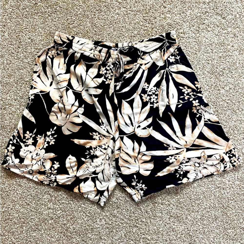 VINTAGE D.P.S. New York Neutral Tropical Print Flowy 6” Shorts, Size Medium